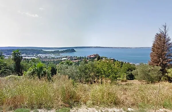 Izklicna cena za portoroško parcelo je v drugo za več kot 150.000 
evrov višja, kot je bila prvotno ponujena izhodiščna vrednost.