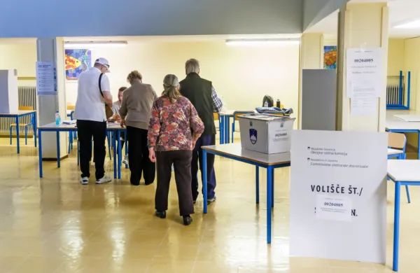 Volilci so  zavrnili zakon o dodatkih k pokojninam umetnikov.