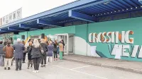 Bar in infotočka z grafiti v raznih odtenkih barv  družbe Sdag in  
EPK