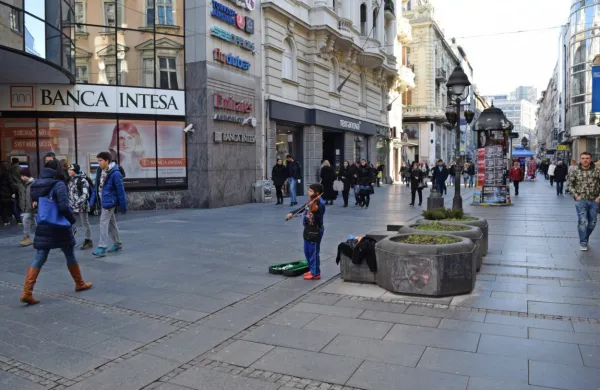 Prebivalec Srbije za hrano v povprečju nameni več kot 40 
odstotkov mesečnih prihodkov.