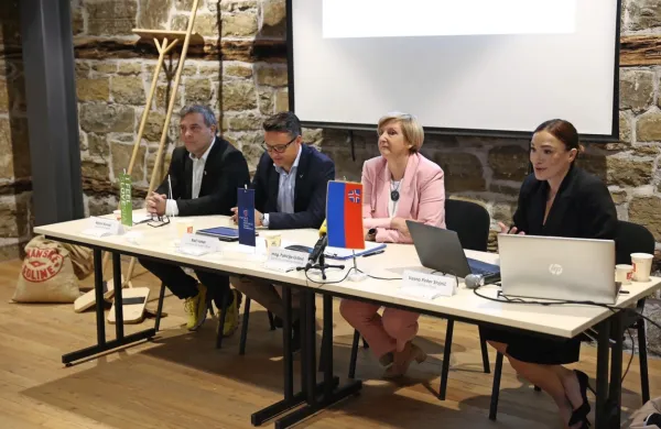 Danes so v Portorožu predstavili projekt Piran x Bled.