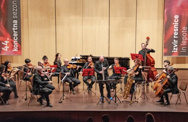 Komorni ansambel italijanskega filharmoničnega orkestra je sklenil abonmajsko sezono Kulturnega doma Nova Gorica.