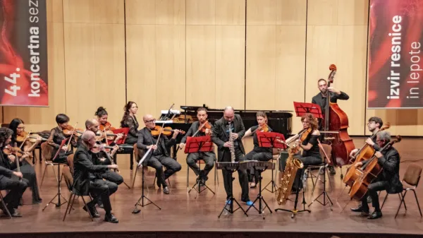 Komorni ansambel italijanskega filharmoničnega orkestra je sklenil abonmajsko sezono Kulturnega doma Nova Gorica.