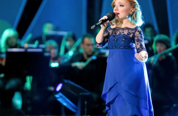 Ana Karneža se je Sloveniji prvič predstavila v oddaji Slovenija ima 
talent