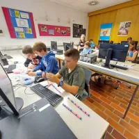 OŠ Frana Erjavca: Projekt MARiNKA utira pot računalništvu in informatiki v osnovne šole