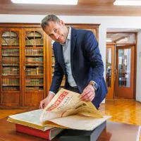 Koprska knjižnica bo digitalizirala 62 let tiskanih Primorskih novic