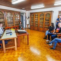 Koprska knjižnica bo digitalizirala 62 let tiskanih Primorskih novic