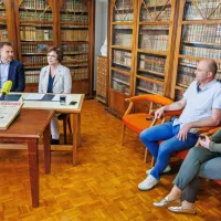 Koprska knjižnica bo digitalizirala 62 let tiskanih Primorskih novic