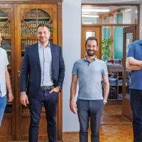 Koprska knjižnica bo digitalizirala 62 let tiskanih Primorskih novic