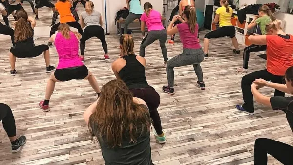 Gibanje: Nekaj minut vadbe na dan lahko odžene zdravnika stran