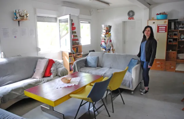 Medicinska sestra Tjaša Šapla Troha v varni sobi