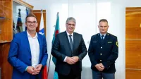 Župan Samo Turel, minister Boštjan Poklukar in v. d. direktorja 
Policije Damjan Petrič (z leve) 