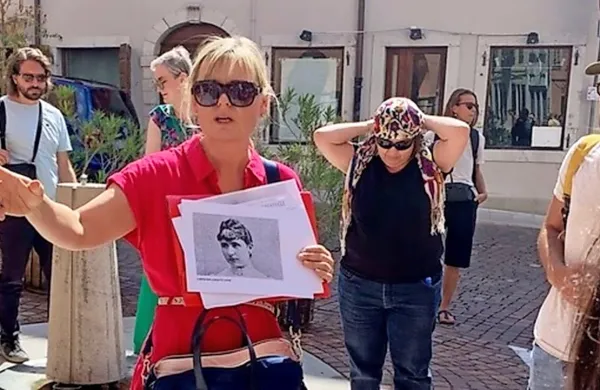 

Literarni sprehod po Gorici v okviru poletne šole mreže CEEPUS 
leta 2023 (Arhiv mreže CEEPUS WWIH)