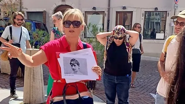 

Literarni sprehod po Gorici v okviru poletne šole mreže CEEPUS 
leta 2023 (Arhiv mreže CEEPUS WWIH)