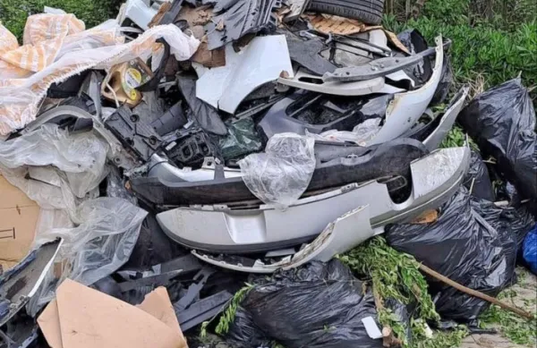 Danes je delavce Okolja Piran zelo presenetila in tudi razbesnela 
najdba ob ekološkem otoku na Belem Križu.