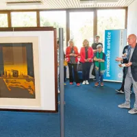 Z odprtjem razstave grafik Zvesta Apollonia krstili tudi kulturni kotiček na sedežu Primorskih novic (FOTO)