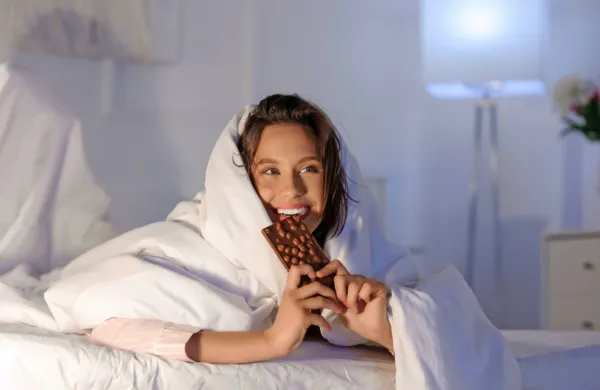 Preverite, kaj se lahko zgodi, če pojeste sladkor pred spanjem.