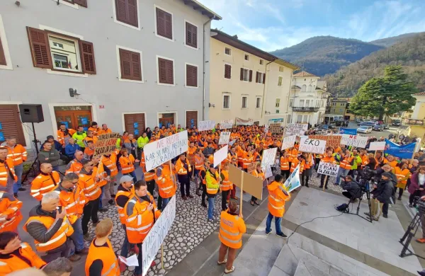 Gledališki projekt Anhovo med drugim tematizira boj za pravico do čistega okolja v srednji Soški dolini, ki še ni končan. 