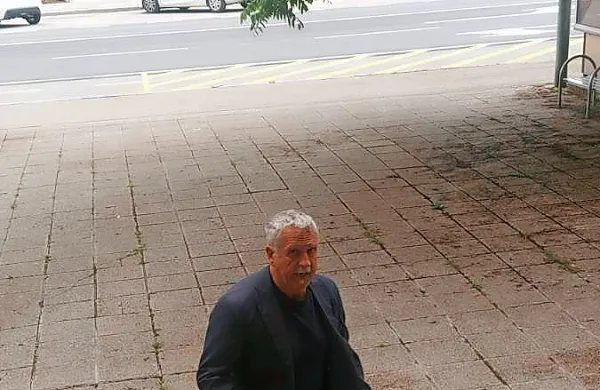 Valter Valenčič  na  novogoriškem  sodišču  ni  priznal  krivde  za 
očitke iz obtožnice specializiranega  tožilstva.