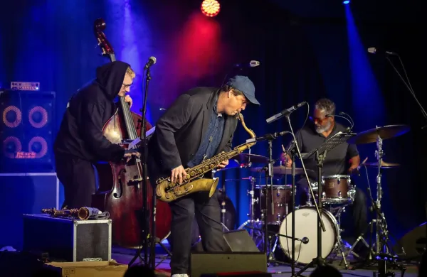 Jazz Cerkno že 30 let skrbi za to, da na Cerkljanskem domuje  
kvalitetna glasba. 