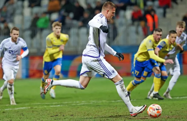 Josip Iličić (z žogo) bo morda v prihodnji sezoni oblekel rumeno-modri dres.