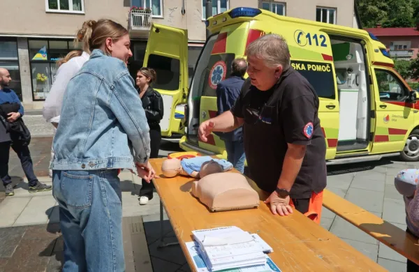 Zdravstveni delavci so na dnevu zdravja občane učili, jim merili 
osnovne življenjske parametre in  vabili k preventivi zdravja.