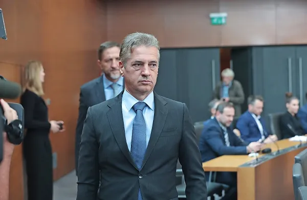 Premier Robert Golob