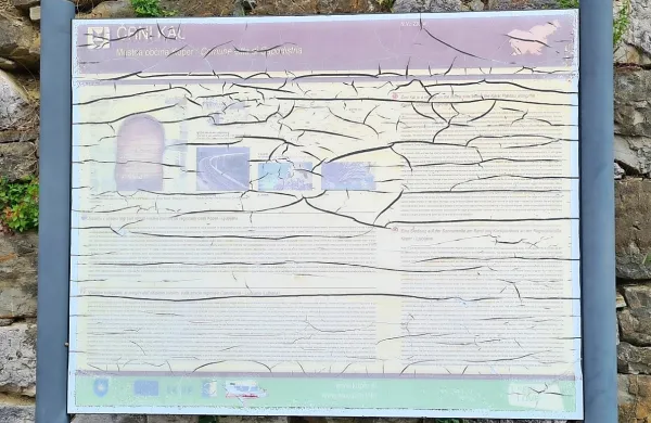 Obnovili bodo dotrajane table