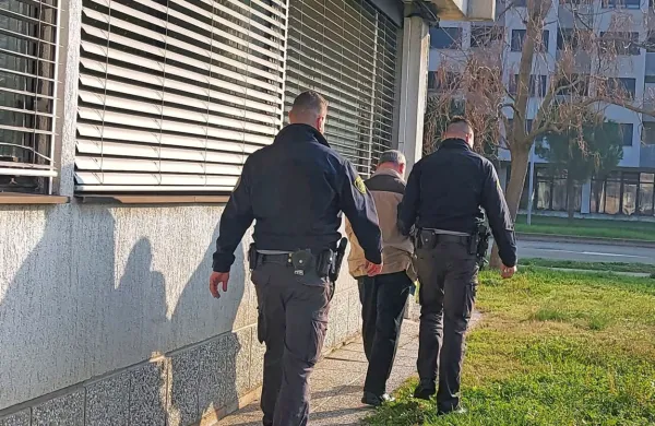 Nepravnomočno  obsojenega Istrana so spet odpeljali v pripor.