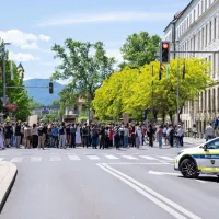 V sredi&scaron;ču Ljubljane shod v podporo srbskim &scaron;tudentom (FOTO)