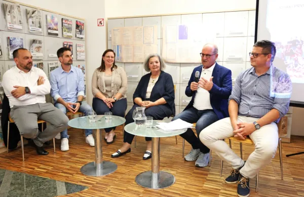 Na dogodku so sodelovali prvi maturanti Gimnazije Piran in prvi 
maturanti nove Gimnazije Piran.