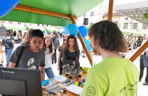 Novogoriška univerza je z raziskovalnim in znanstvenim delom 
vpeta v mednarodno okolje. 