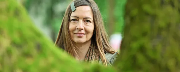 “Naravoverstvo je tako kompleksen fenomen, da ne zmanjka tem za raziskovanje. Tudi terensko raziskovanje še prinaša 
rezultate,” pravi dr. Cirila Toplak.