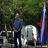 Vinišče: obeležje spominja na požig vasi maja 1944 in na pogum domačinov