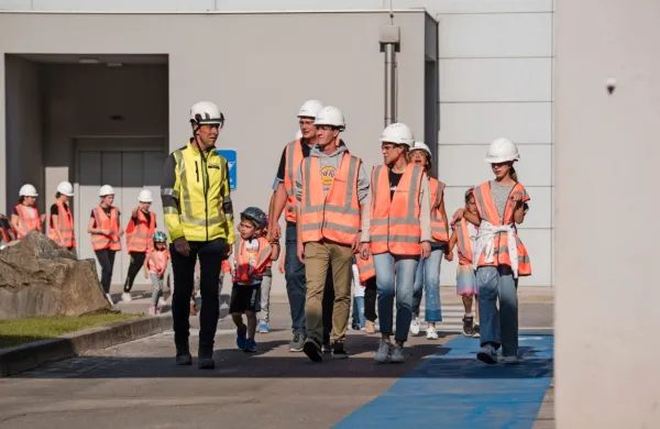 Minuli petek je cementarna Alpacem odprla svoja vrata.