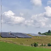 Odprli prvo sončno elektrarno družbe So&scaron;ke elektrarne Nova Gorica