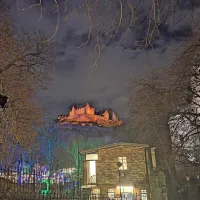 Temačni Edinburgh je kot nalašč za prizorišče gotske grozljivke.