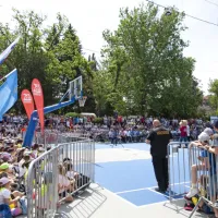 Goran Dragić navdu&scaron;il najmlaj&scaron;e na odprtju igri&scaron;ča v Ilirski Bistrici