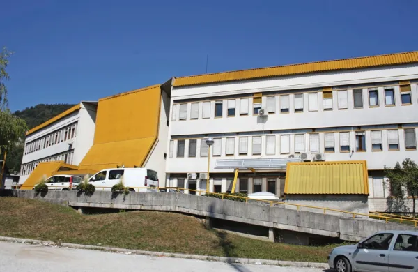 Zdravstveni dom (ZD) Idrija je lani zabeležil za 350.000 evrov 
primanjkljaja v poslovanju.