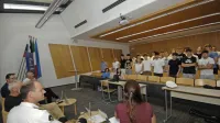 Dijaki Srednje tehniške šole Koper so “zaslišali” prisotne na razpravi o morju.  