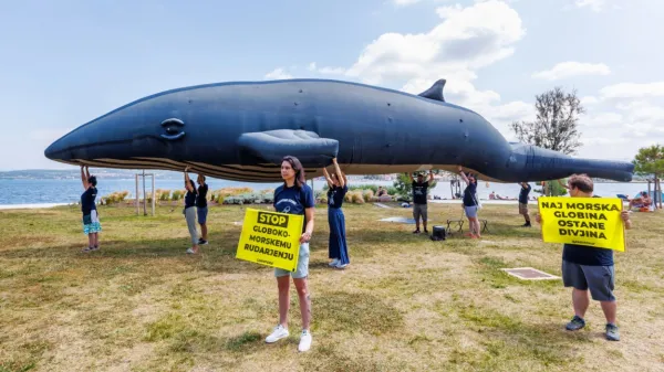 Greenpeace Slovenija opozarja, da je globokomorsko rudarjenje 
treba ustaviti, še preden se začne.