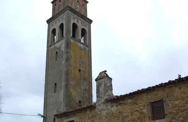 Vlomilec si je za tarčo izbral tudi cerkev v Bertokih.