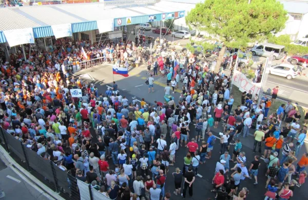 Do sklenitve sindikalnega miru pred šestimi meseci so bili spontani protesti luških delavcev najučinkovitejše sredstvo sindikalnega boja.  