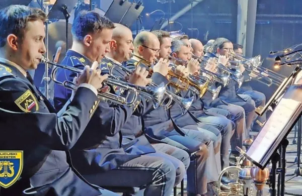 Policisti vabijo na koncert v Taverno