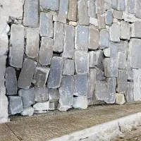 Varovanje in ohranjanje kamnitega tlakovanja je velik izziv