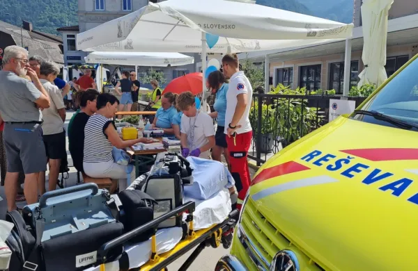 ZD Tolmin, Občina Tolmin in NIJZ so včeraj na Mestnem trgu v 
Tolminu pripravili  Festival  zdravja s pestrim programom za vse 
generacije.