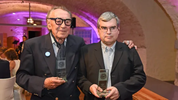 Istran Milan Rakovac (levo) je prejel nagrado Otta von Habsburga, 
Bask Urtzi Urkizu pa nagrado Midas.