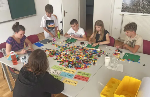 Osnovnošolci zgradili svoj sanjski Koper iz kock in delili svoje želje