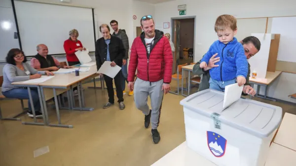 Demokracijo izumljamo vedno znova