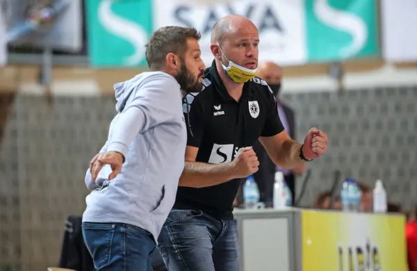 Bosta Nejc Poklar )desno) in Uroš Rapotec vrnila rokometni Koper 
na nekdanje položaje?